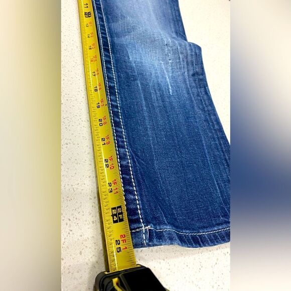 Miss Me Low Rise Distressed Stretch Capri Jeans Size 26x25 - Picture 5 of 11